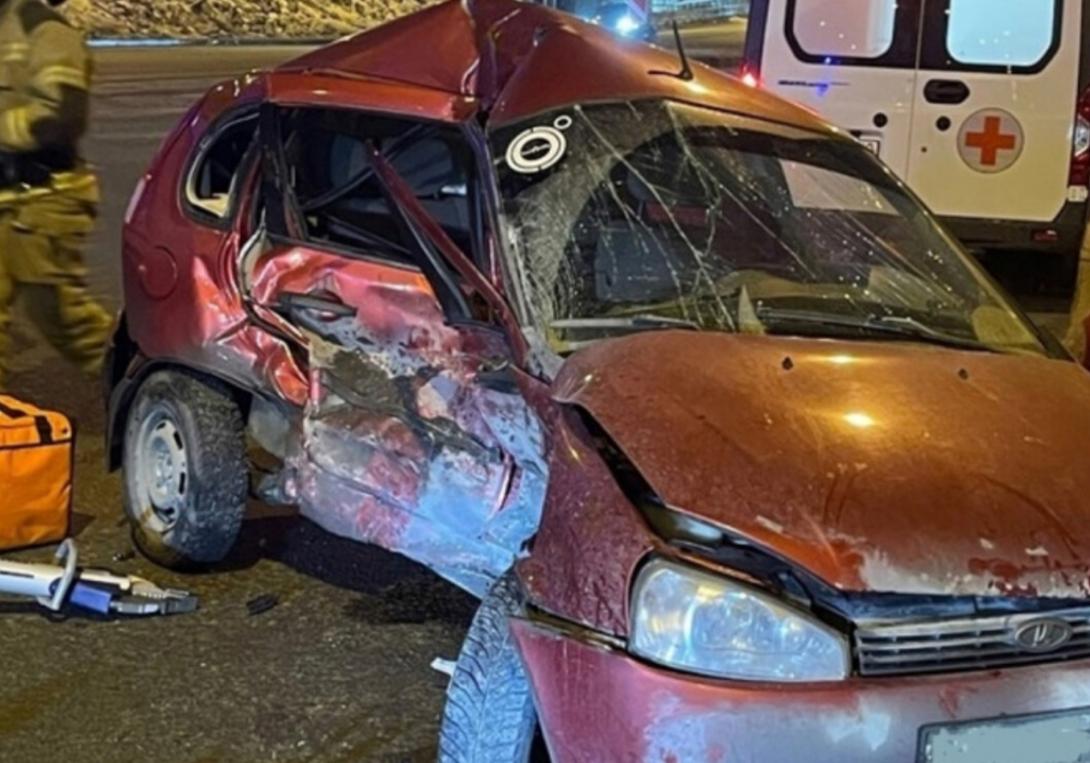 В Самаре на Ново-Садовой столкнулись Lada Kalina и Renault, погиб один человек