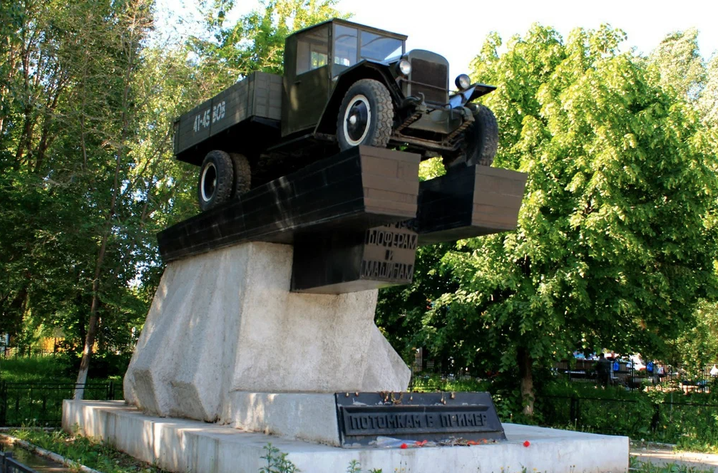 В Самаре собираются отремонтировать памятник шоферам, погибшим в годы войны